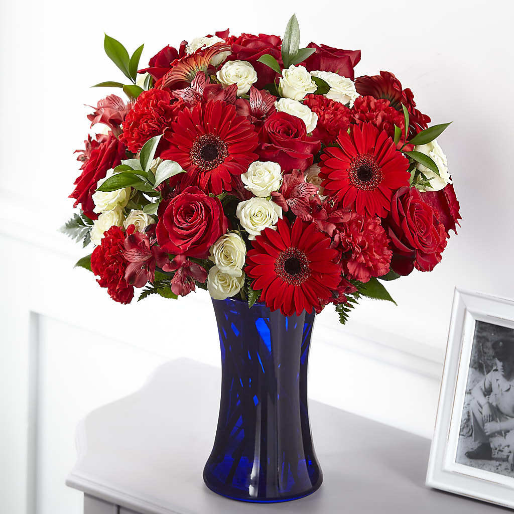 Hearts Embrace Bouquet – Blooming Branches, Guttenberg IA