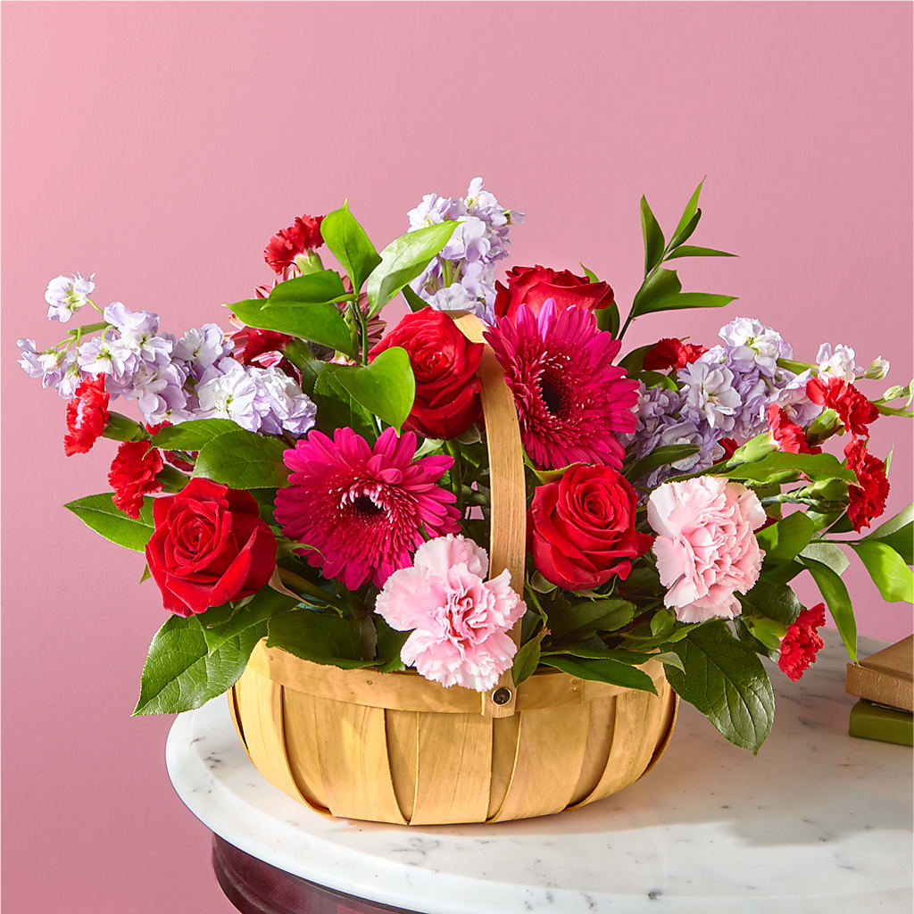Pink Picnic Basket – Blooming Branches, Guttenberg IA