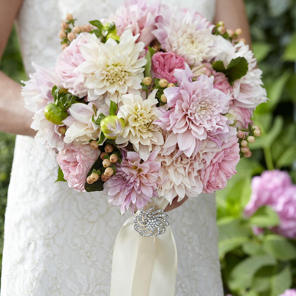 Heart's Promise Bouquet – Blooming Branches, Guttenberg IA