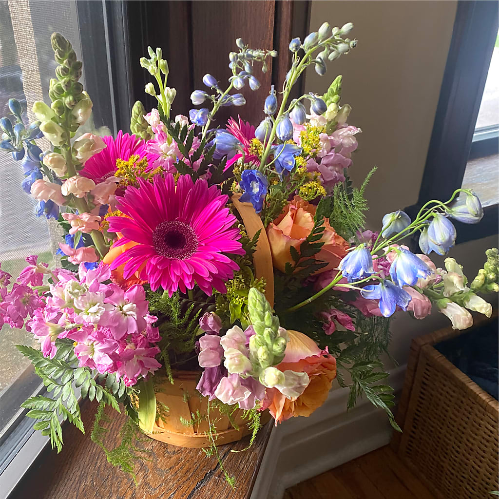 Garden of Life Basket –  Blooming Branches, Guttenberg IA