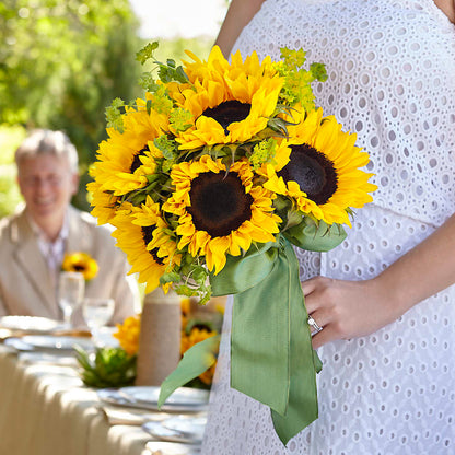 Free Spirit Bouquet –  Blooming Branches, Guttenberg IA