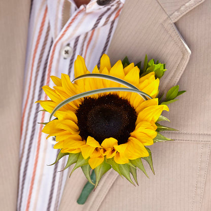 Free Spirit Boutonniere –  Blooming Branches, Guttenberg IA